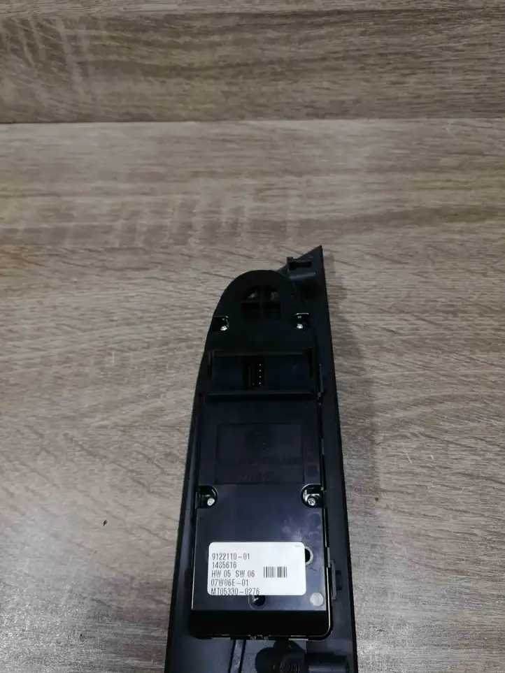 BMW 5 E60 E61 (2004 - 2010) 9122110 Кнопка стеклоподъемников — фото 3