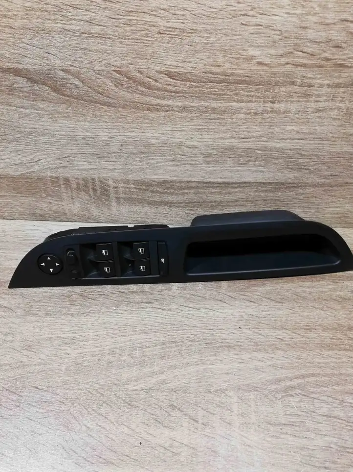 BMW 5 E60 E61 (2004 - 2010) 9122111 Кнопка стеклоподъемников — фото 1