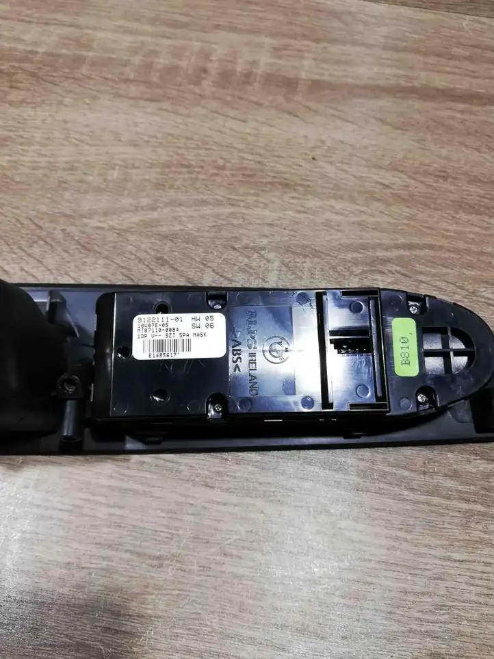 BMW 5 E60 E61 (2004 - 2010) 9122111 Кнопка стеклоподъемников — фото 3