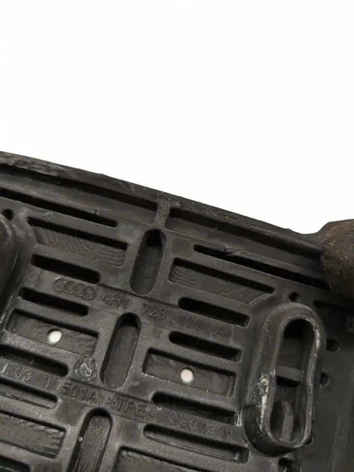 Audi A6 (2011 - 2014)  4G8864777 Опора ноги