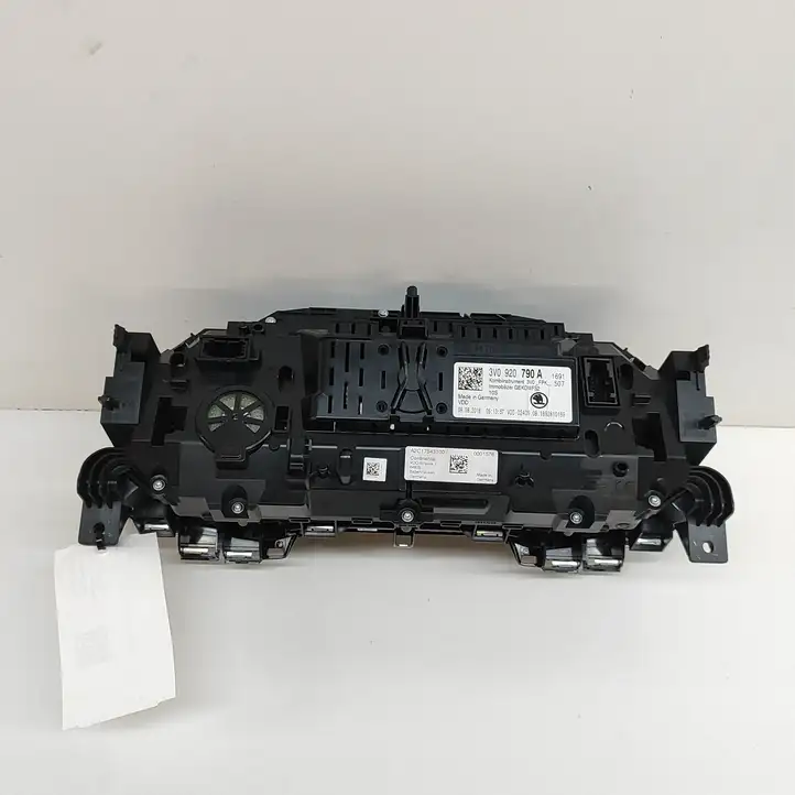 Skoda Superb B8 (3V) (2015 - 2023)  3V0920790A Спидометр (приборный щиток)