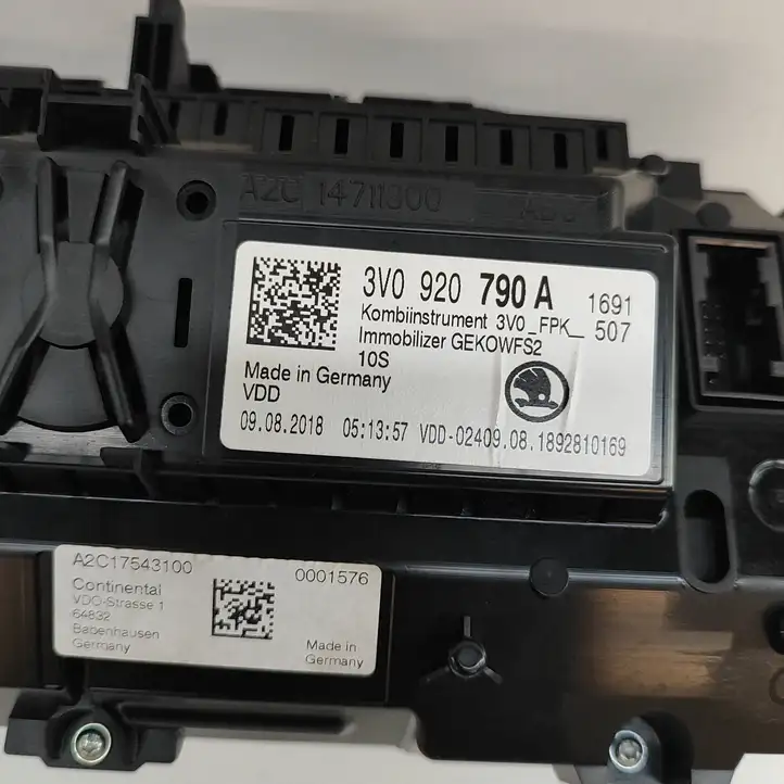 Skoda Superb B8 (3V) (2015 - 2023)  3V0920790A Спидометр (приборный щиток)