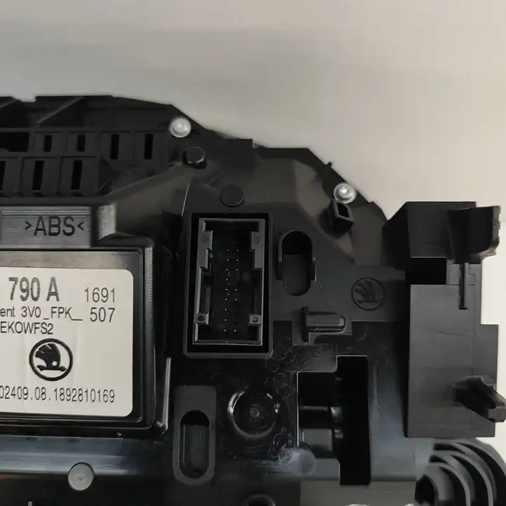 Skoda Superb B8 (3V) (2015 - 2023)  3V0920790A Спидометр (приборный щиток)