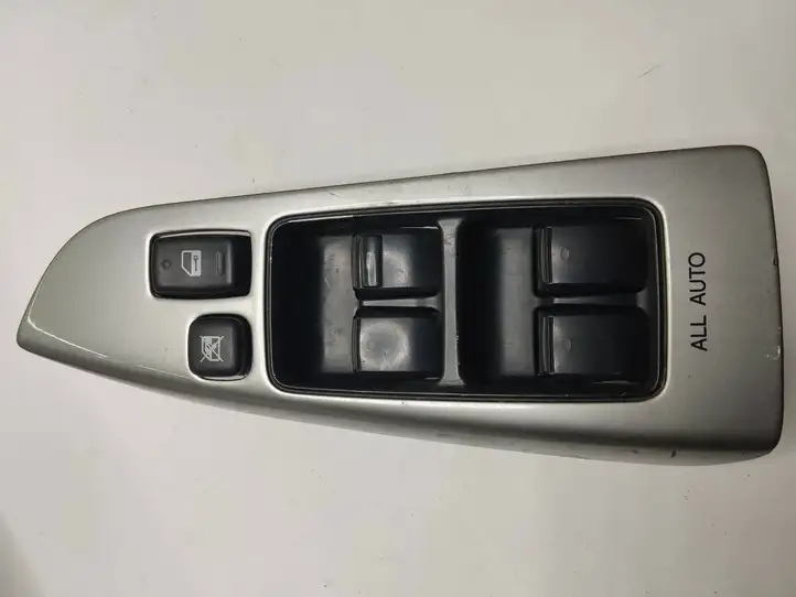 Toyota Land Cruiser (J120) (2002 - 2009) 8404060011 Блок кнопок стеклоподъемников — фото 1