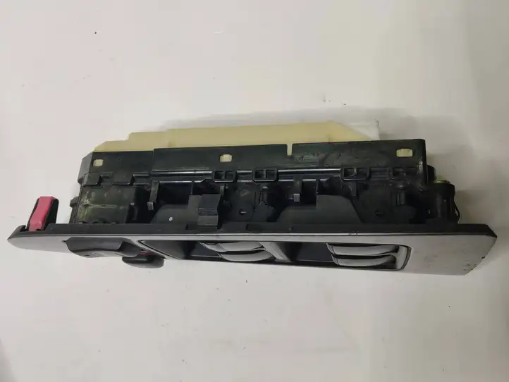 Toyota Land Cruiser (J120) (2002 - 2009) 8404060011 Блок кнопок стеклоподъемников — фото 3