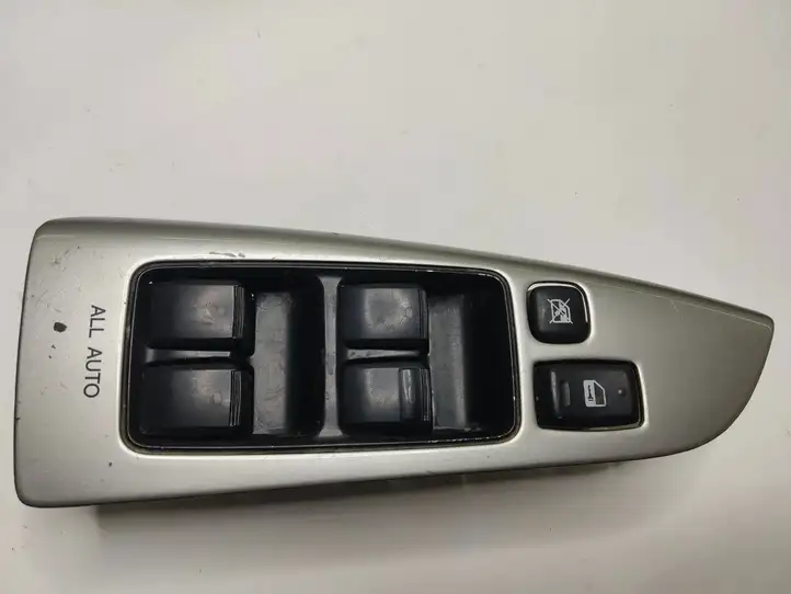 Toyota Land Cruiser (J120) (2002 - 2009) 8404060011 Блок кнопок стеклоподъемников — фото 1