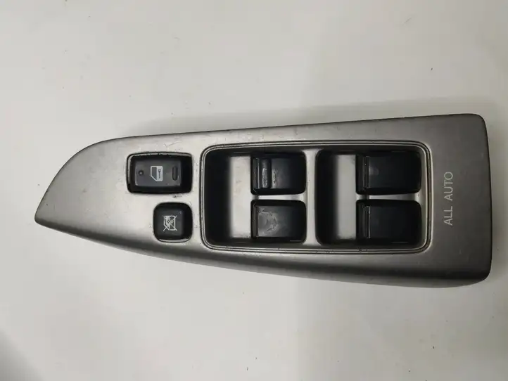 Toyota Land Cruiser (J120) (2002 - 2009) 8404060010 Блок кнопок стеклоподъемников — фото 1