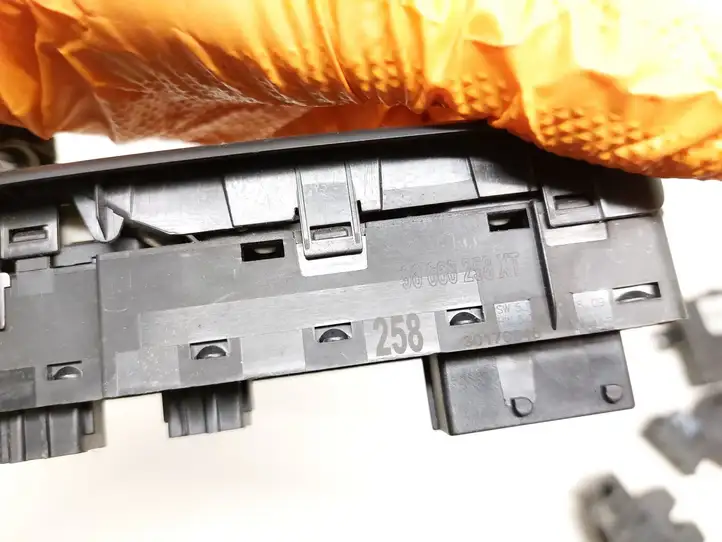 Citroen C5 (2008 - 2017) 96660258 Кнопка стеклоподъемников — фото 5