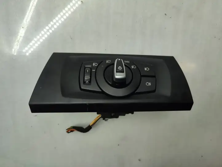 BMW 3 E90 E91 (2005 - 2012) 9169406 Включатель фонарей — фото 1