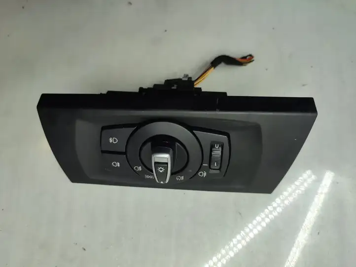 BMW 3 E90 E91 (2005 - 2012) 9169406 Включатель фонарей — фото 2