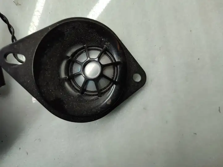 BMW 3 F30 F35 F31 (2012 - 2018) 9226358 Твитер задних дверей — фото 4