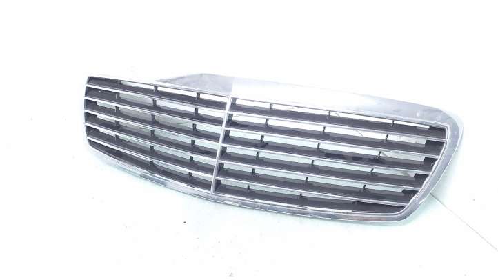 Mercedes-Benz E W211 (2002 - 2009)  A2118800583 Передняя решётка