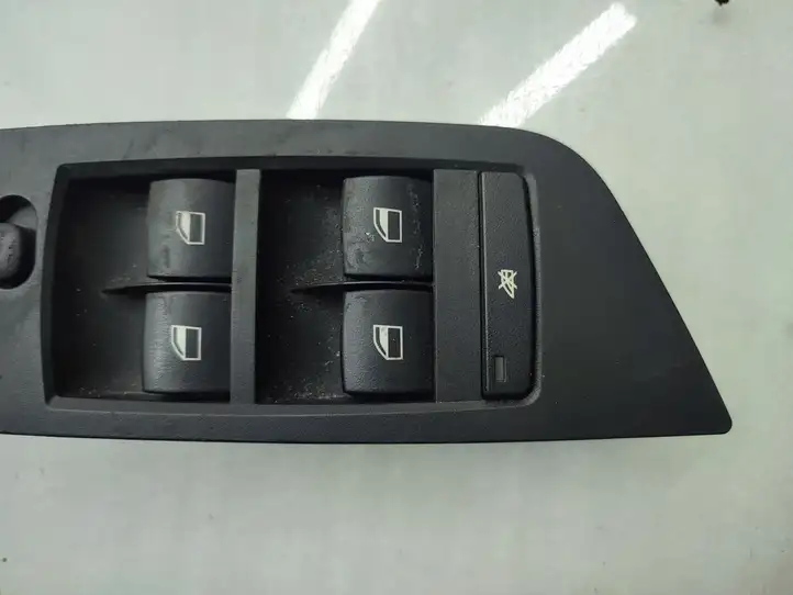 BMW X1 E84 (2009 - 2015) 9216046 Блок кнопок стеклоподъемников — фото 2
