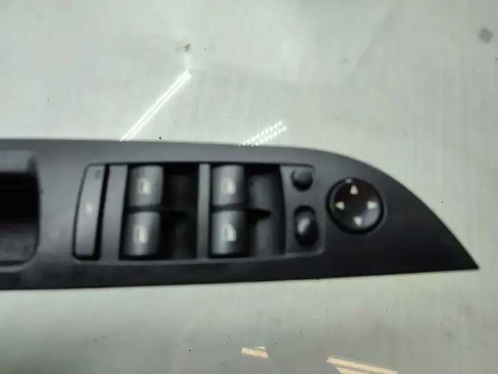 BMW 5 E60 E61 (2004 - 2010) 9122111 Блок кнопок стеклоподъемников — фото 7