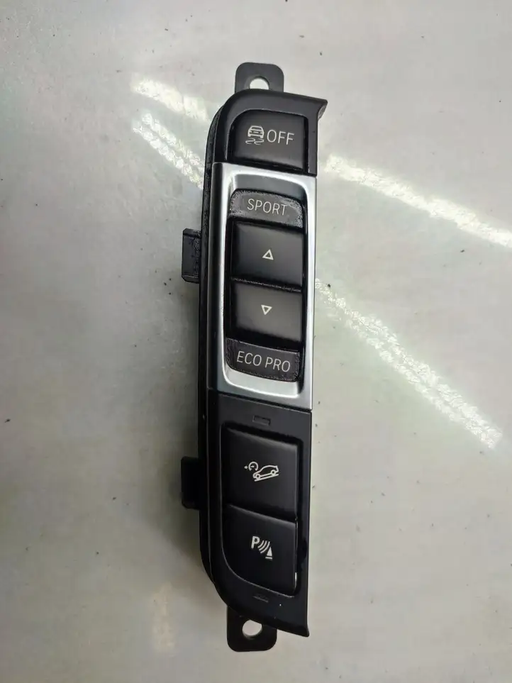BMW X3 F25 (2010 - 2017) 9240289 Кнопка парктроника — фото 1
