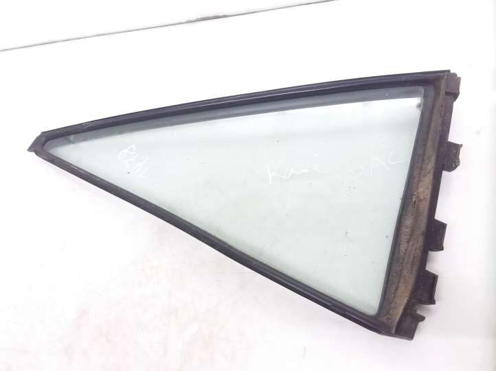 Toyota Corolla Verso E121 (2001 - 2004)  6818913100 Маленькое стекло 