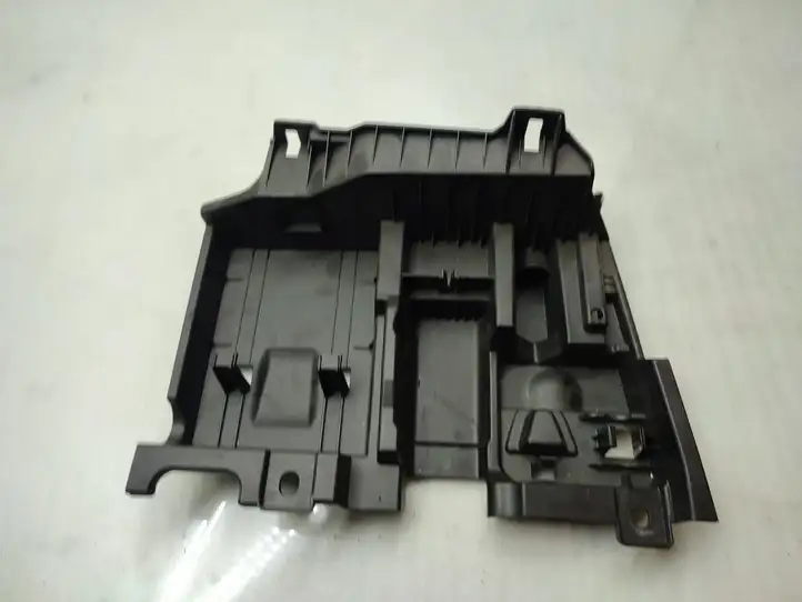 BMW 3 F30 F35 F31 (2012 - 2018) 7239176 Крышка ящика аккумулятора — фото 1