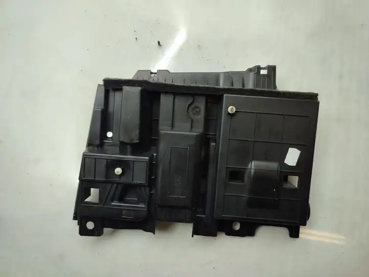 BMW 3 F30 F35 F31 (2012 - 2018) 7239176 Крышка ящика аккумулятора — фото 2
