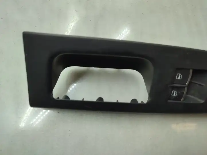 Volkswagen Touran II (2010 - 2016) 7P6959857 Блок кнопок стеклоподъемников — фото 3