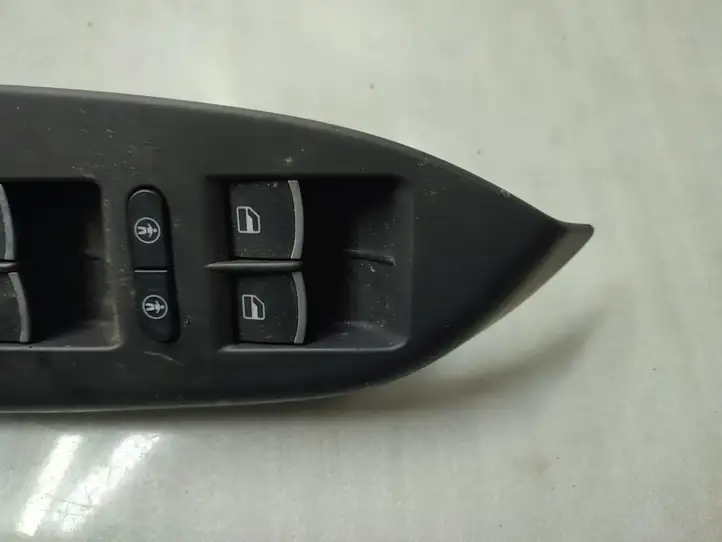 Volkswagen Touran II (2010 - 2016) 7P6959857 Блок кнопок стеклоподъемников — фото 4