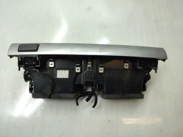 BMW X5 E70 (2006 - 2013) 9210705 Центральный воздушный дефлектор — фото 4