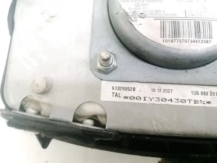 Volkswagen Bora (1998 - 2005) 1U0880201L Подушка безопасности руля — фото 3