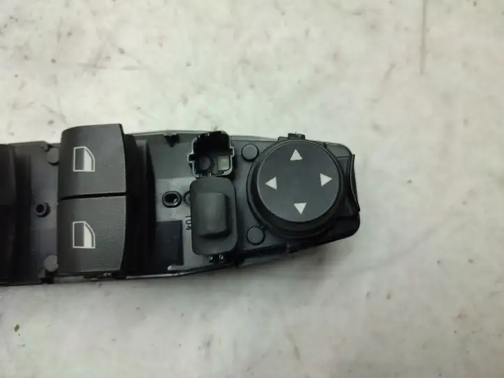 BMW 5 F10 F11 (2009 - 2016) 9241956 Блок кнопок стеклоподъемников — фото 6
