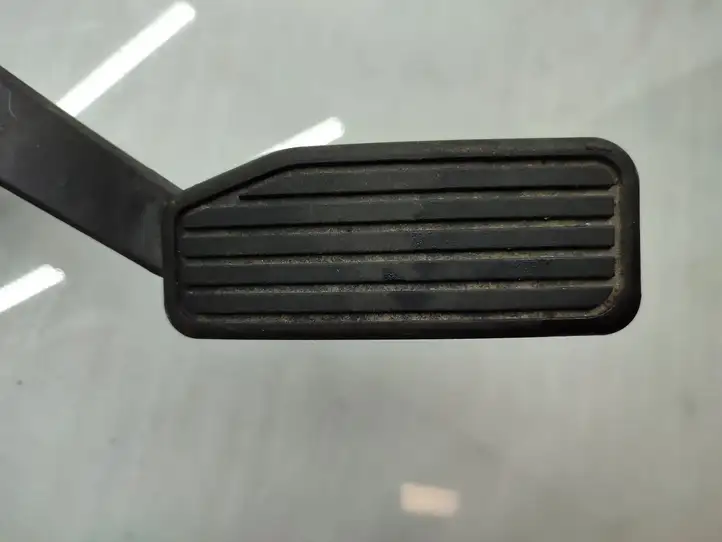 Honda HR-V (2015 - 2020) 17262B1 Педаль акселератора — фото 2