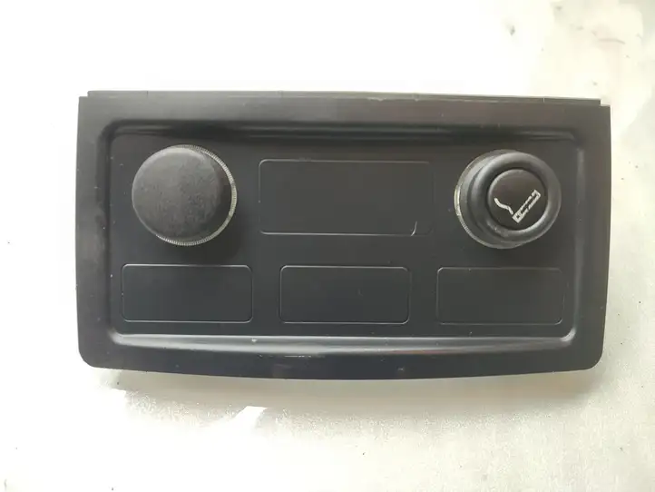 BMW 5 E60 E61 (2004 - 2010) 7034100 Накладка заднего прикуривателя — фото 2