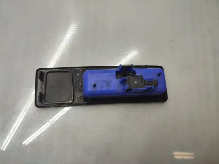 BMW 3 F30 F35 F31 (2012 - 2018) 7368752 Кнопка закрытия багажника — фото 5
