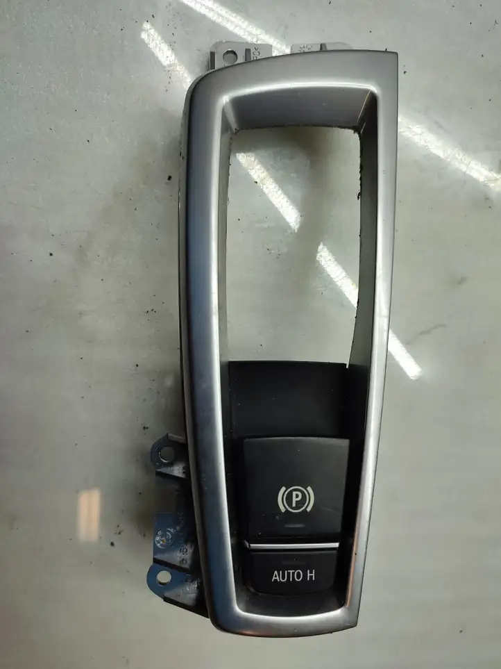 BMW 7 F01 (2008 - 2016) 9159997 Кнопка ручного тормоза — фото 1