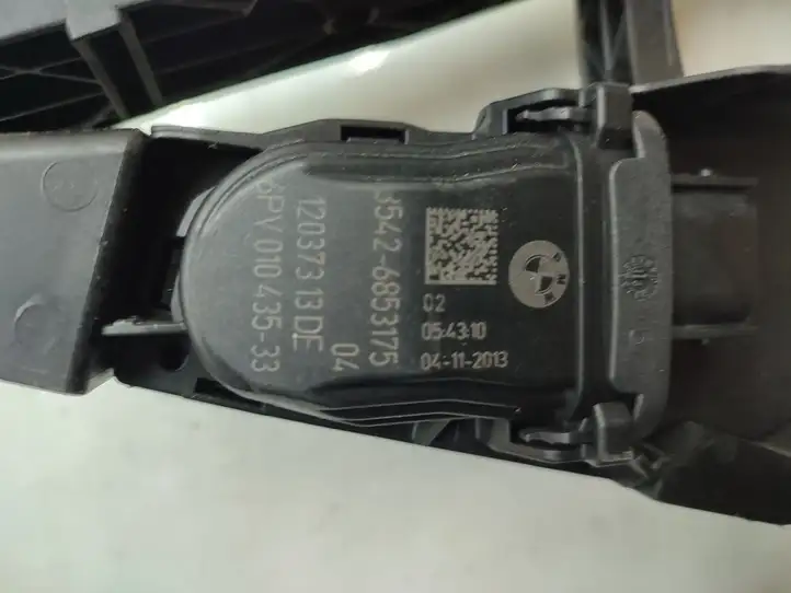 BMW 3 F30 F35 F31 (2012 - 2018) 6853175 Педаль акселератора — фото 2
