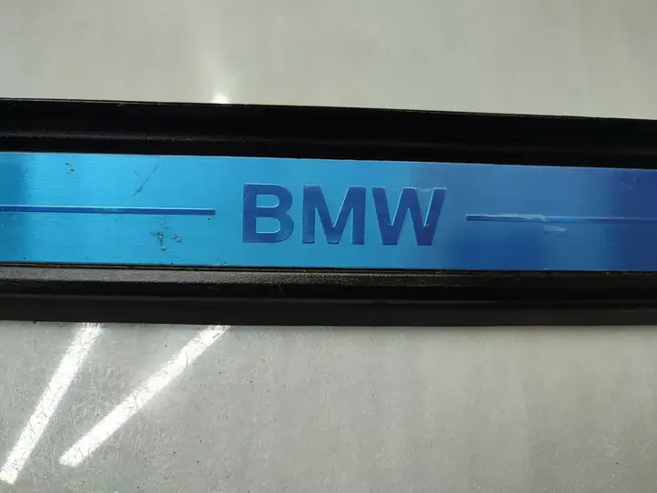 BMW 3 G20 G21 (2019 - ) 7407387 Внутренняя отделка переднего порога — фото 4