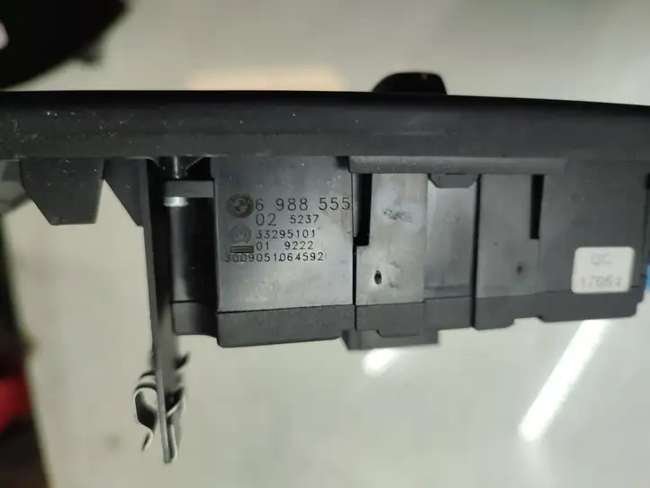 BMW 5 E60 E61 (2004 - 2010) 6988555 Включатель фонарей — фото 7
