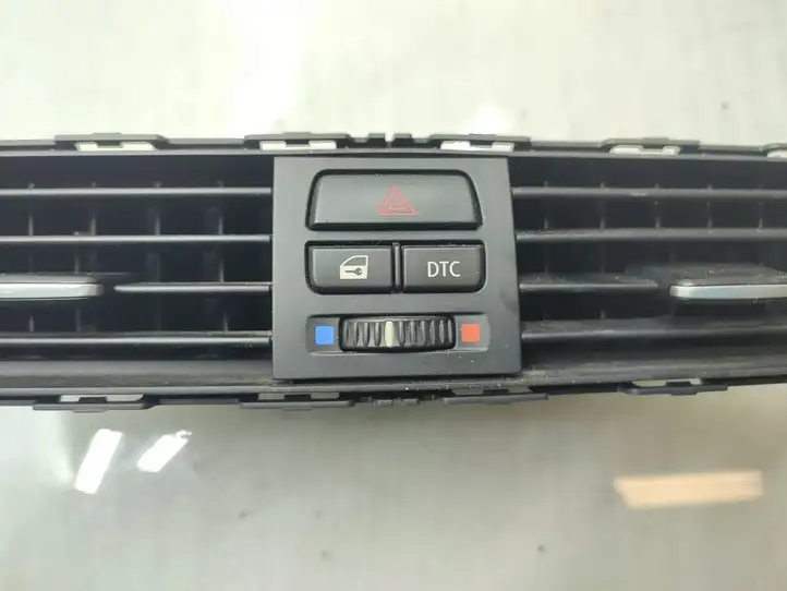 BMW 3 E90 E91 (2005 - 2012) 9130464 Центральный воздушный дефлектор — фото 3