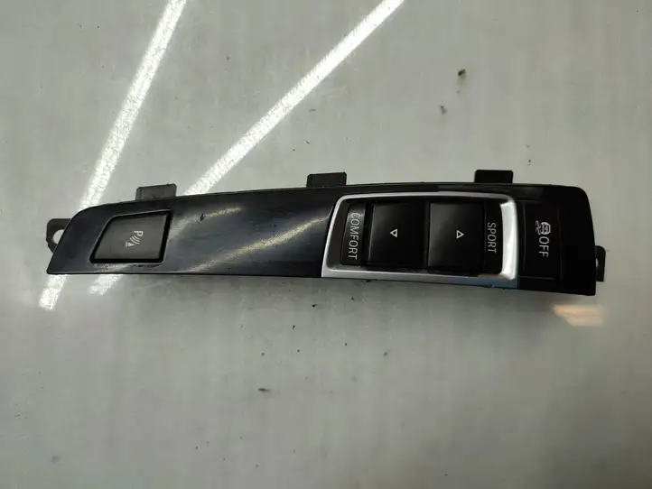 BMW 7 F01 (2008 - 2016) 9201483 Кнопка парктроника — фото 1
