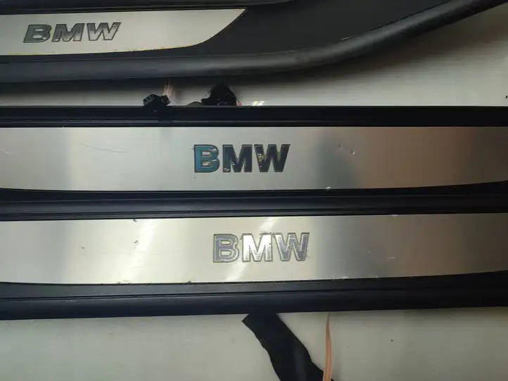 BMW 7 F01 (2008 - 2016) 7181012 Внутренняя обшивка порога (комплект) — фото 3