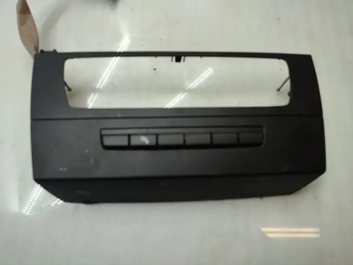 BMW 3 E90 E91 (2005 - 2012) 6962590 Кнопка парктроника — фото 1