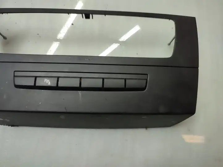 BMW 3 E90 E91 (2005 - 2012) 6962590 Кнопка парктроника — фото 4