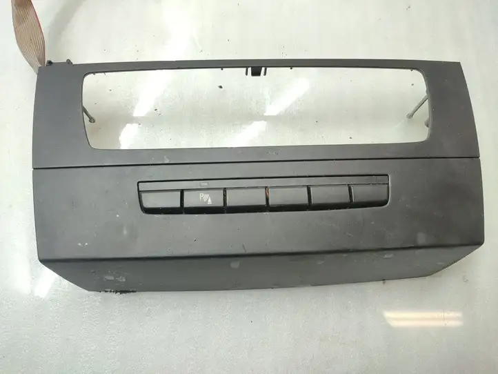 BMW 3 E90 E91 (2005 - 2012) 6962590 Кнопка парктроника — фото 5