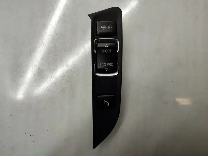 BMW 3 F30 F35 F31 (2012 - 2018) 9252921 Кнопка парктроника — фото 1