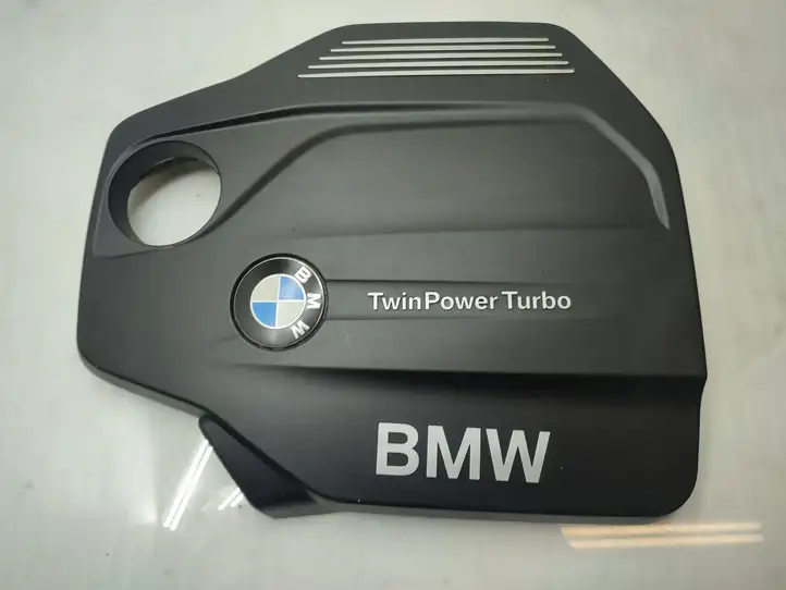 BMW M4 F82 F83 (2014 - 2020) 8514202 Крышка двигателя декоративная — фото 1