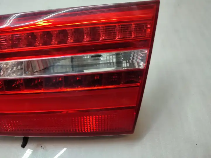 Audi A6 C7 (2011 - 2014) 4G9945094B Задний фонарь в крышке багажника — фото 4