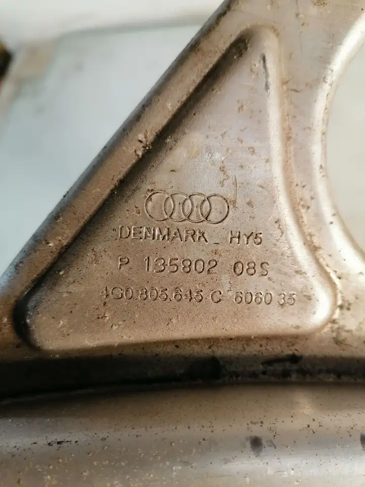 Audi A6 C7 (2011 - 2014) 4G0805645 Прочие детали моторного отсека — фото 3