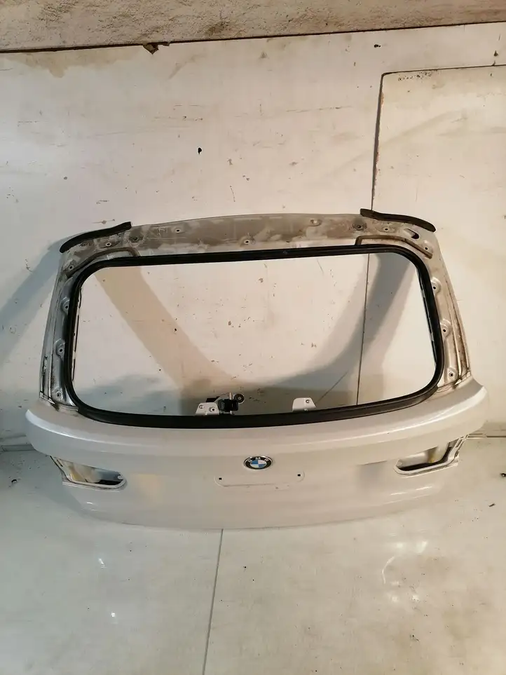 BMW 3 F30 F35 F31 (2012 - 2018) Крышка багажника — фото 1