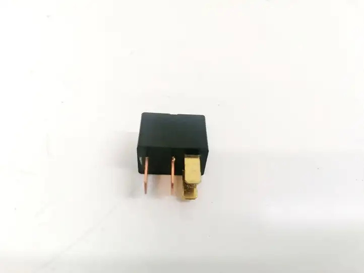 Toyota Avensis Verso (2001 - 2004) 9098702024 Другое реле — фото 2