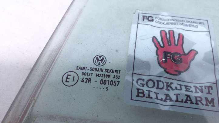 Volkswagen Golf V (2003 - 2009)  AS2 Маленькое стекло 