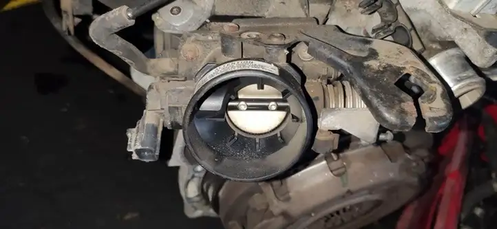Ford Focus (1998 - 2004) XS4UAG Дроссельная заслонка — фото 1