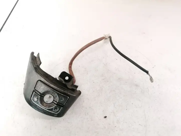 Toyota RAV 4 (XA30) (2006 - 2016) Кнопки на рулевом колесе — фото 1