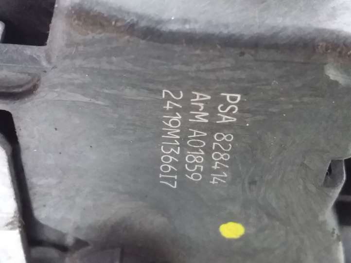 Citroen Berlingo (2008 - 2012)  828414 Замок раздвижной двери